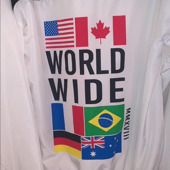 Women’s Wind Breaker - Picture 3 of 4